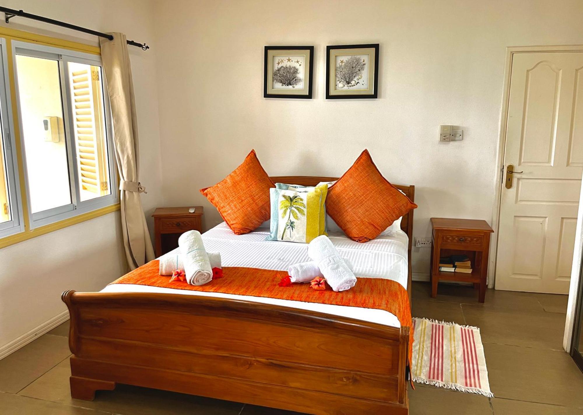 Summer Self Catering Baie Sainte Anne Esterno foto