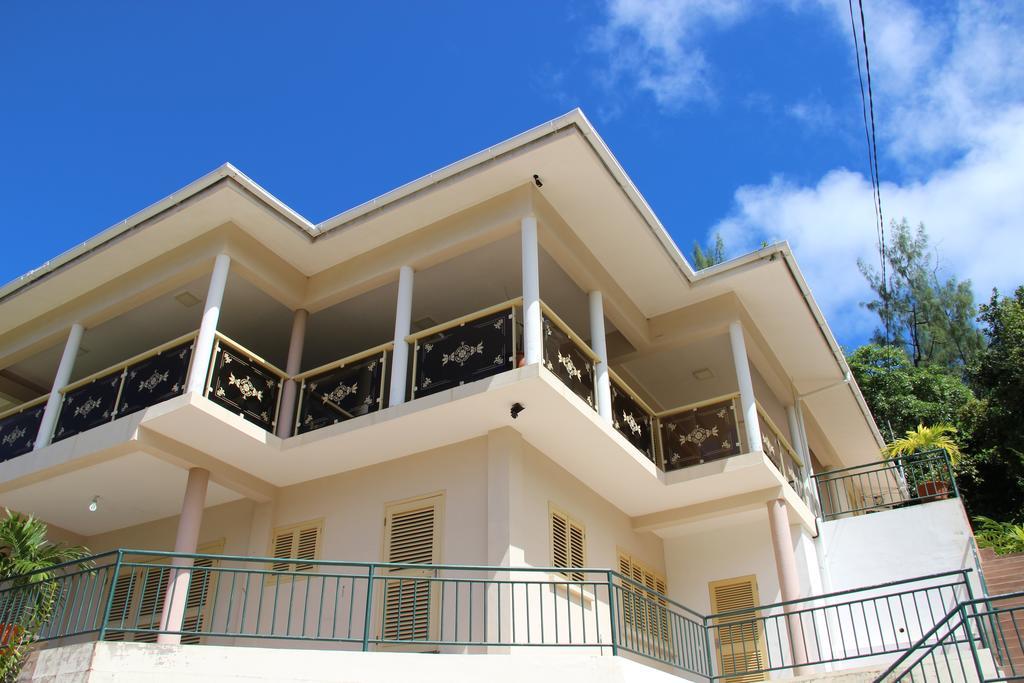 Summer Self Catering Baie Sainte Anne Esterno foto