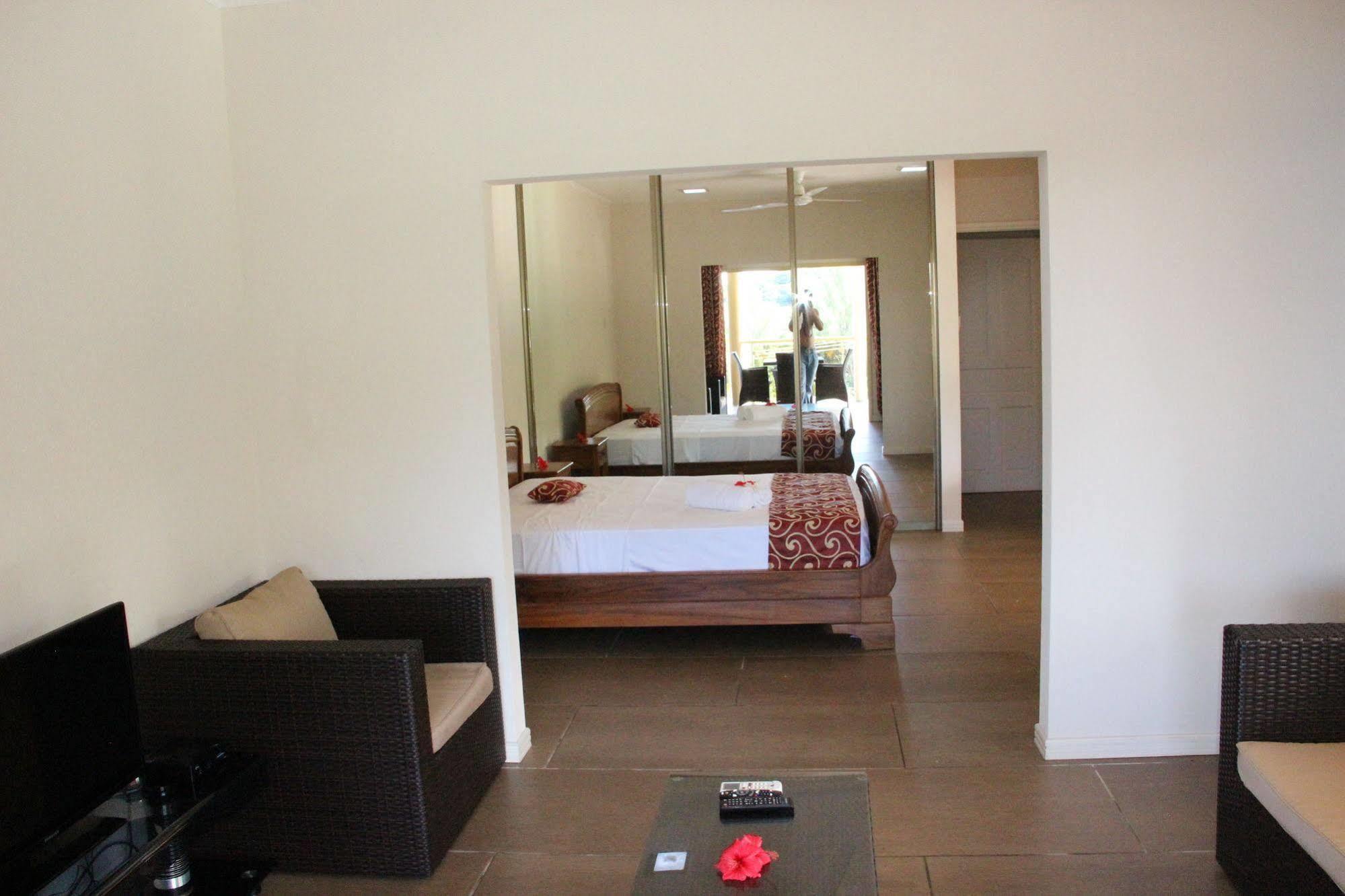 Summer Self Catering Baie Sainte Anne Esterno foto